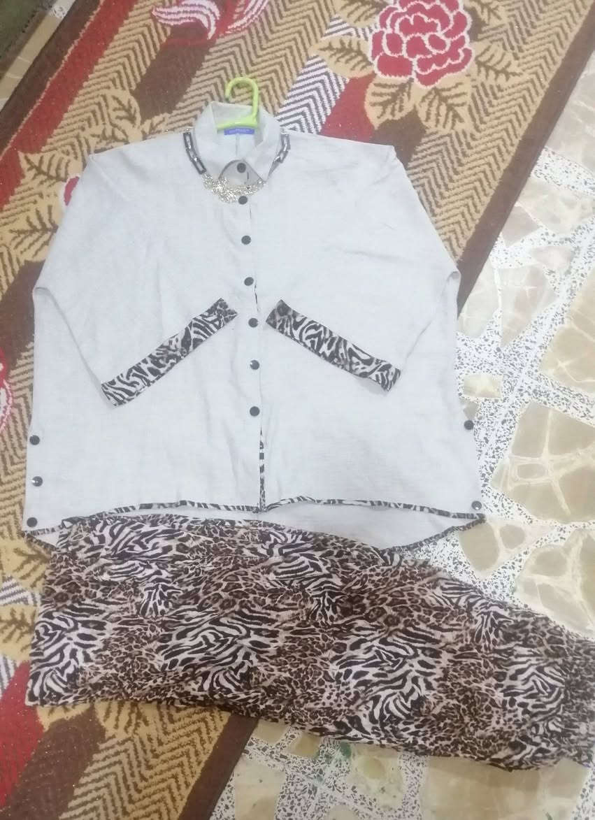 بنات
النفنوف ايلبس قياس 40/46اشتريته ب30 ما ملبوس ولا مره  اريده ب25
 والسوت فري سايز  اخذته ب45 اريده  اريده ب40  محتاجتهن فلوس علاج


**إذا كنت صاحب هذا الإعلان وتريد حذفه لأي سبب، رجاءا أرسل رسالة إلى الدعم الفني**