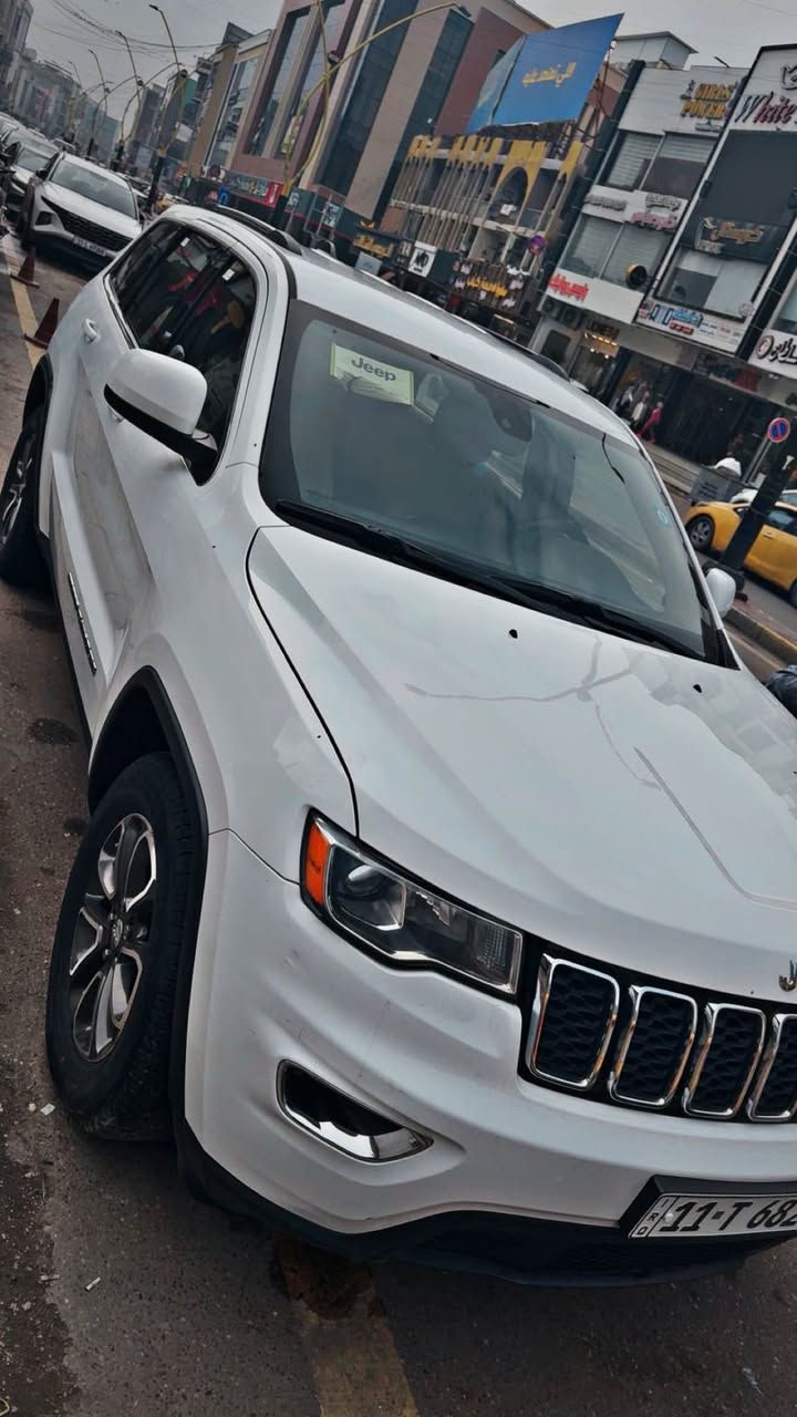 Jeep لاريدو 2017
كلين تايتل بيه شبر صبغ بين لباب ولجاملغ لخلفي اثار رصعات 
شاشه جبيره 
كشنات جلد 
كشن كهرباء
رادار توقف ذاتي
حساسات خلفيه 
ماشيه 81
السياره جديده وجاهزه من كلشي مابيه اي نقص 
السعر 200$
مكاني بغداد 
*********** بغداد, العراق

