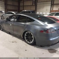 Tesla S 2022 Dual motor Long Range  32000 mile  35000 $  ٠٧٥٠٤٥٥٨٧٨٧ و...