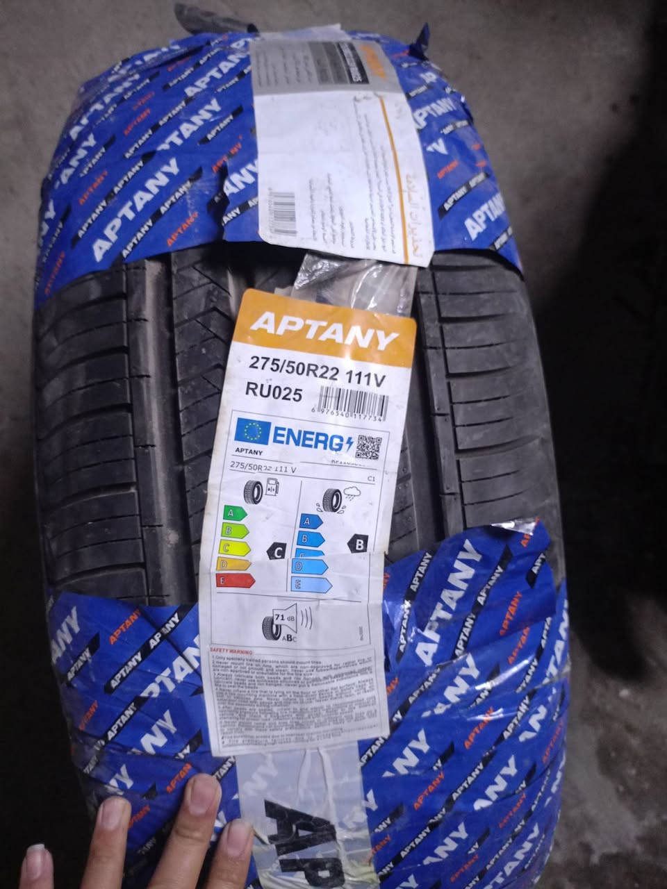 تاير تك جديد انتاج 24 قياس 275 50 22 السعر 125 مكان بغداد ***********
