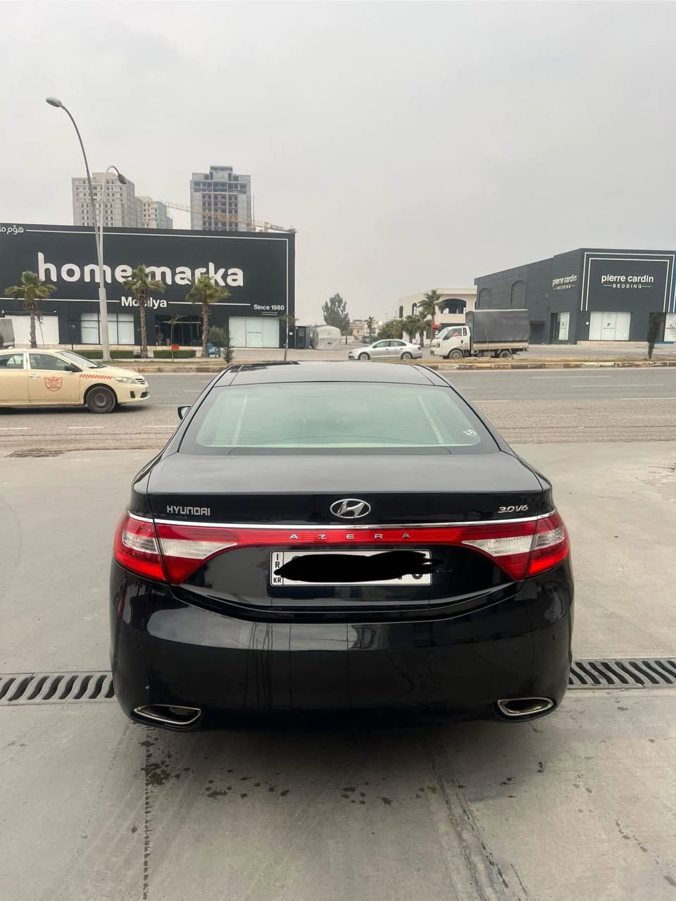 Azera 2012 
فول مواسەفات 
پانۆراما
بەسمە 
دەرگا بەسمە
٣ پەردە بیلاد
شاشە گەورە
کوشن جلد 
کوشن هیتەر
ناو زەرد
ئاوێنە دەخەوێ
کوشن كاره بايى 

رەقەم و سەنەوی تازەیە 
دوپارچەی تەنیشتی بۆیاخە بێ ناوگرتن
ئێرباگ تەنها سوکان تەقیە
مەکینە ٦ پستن. ٣.٦
0751 852 8818

عربیی :
ازیرا ٢٠١٢ 
فول مواصفات 
بانوراما 
بسمة
أبواب بسمة
٣ برده بيلاد 
شاشة كبيرة 
داخل اصفر 

كشنات جلد و كهربائية و تدفئة
٢ قطعةصبغ
بدو ن دواخل 
٦ سلندر 
رقم سنوي جديد 
كير و محرك بشرط
0751 852 8818 أربيل, العراق
