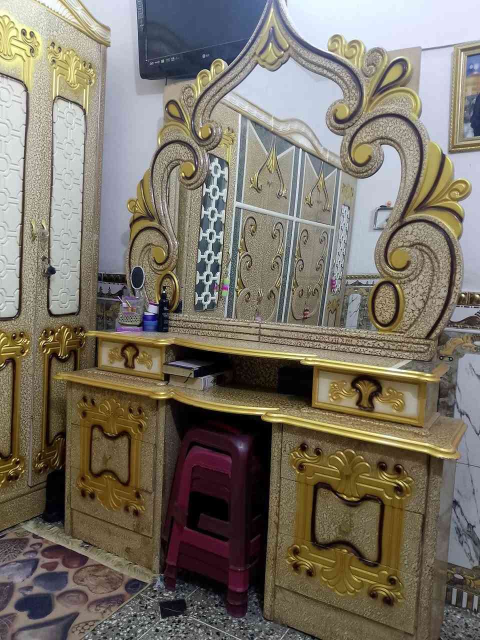 الغرفه النوم .
..سعره واحد ونص 
وبيه مجال.
العلوان.رصافه الثانيه
بغداد
فلكه حي نصر 
يم بحث العلمي. عله شاعر ..
الرقم.الهاتف .
***********
