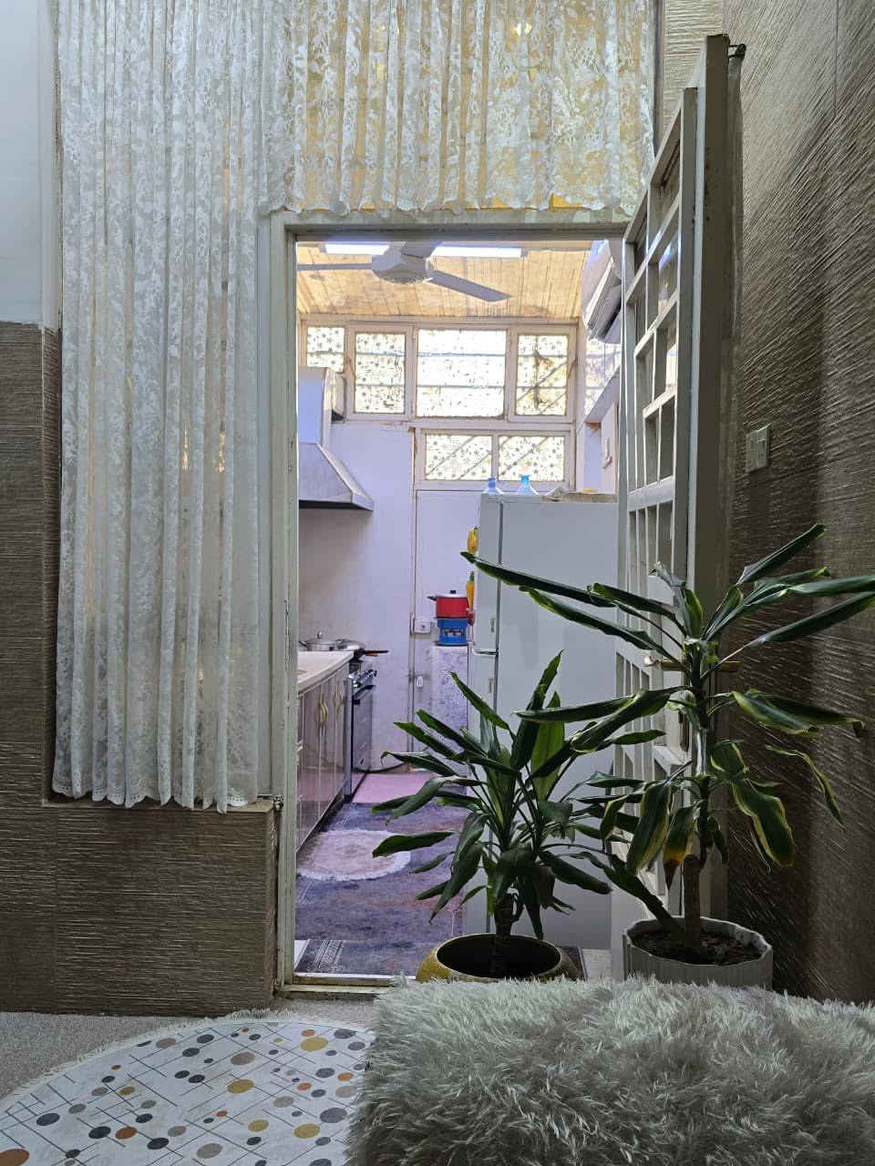 🏡 دار فاخر للبيع في كربلاء المقدسة – حي النقيب

📢 إعلان رقم (833)

هل تبحث عن بيت راقٍ، موقع ممتاز، وتشطيب حديث؟
هذا العرض مناسب للسكن والاستثمار معاً 👌

📍 الموقع: كربلاء المقدسة – حي النقيب / ثالث بيت عن الشارع العام
📐 المساحة: 150 متر مربع
🔹 طابو صرف
🔹 موقع ركن مميز

🏠 مواصفات الدار:
✨ طابقين ونصف بتصميم عصري
✨ أرضيات مرمر فخم (الطابق الأول)
✨ گرانيت أنيق (الثاني والثالث)
✨ مطبخان (حار + بارد)
✨ نظام كاميرات مراقبة كامل
✨ عاكس كهرباء ثري فيز

🔸 الطابق الثاني:
▪️ غرفة ماستر
▪️ مطبخ
▪️ حمام كبير
▪️ هول واسع

🔸 الطابق الثالث:
▪️ غرفة إضافية

💎 موقع هادئ + بناء حديث + مواصفات كاملة = فرصة لا تعوّض

📞 للاستفسار والحجز:
***********
***********
***********

📍 العنوان:
كربلاء المقدسة – حي الحسين – شارع المصلحة
