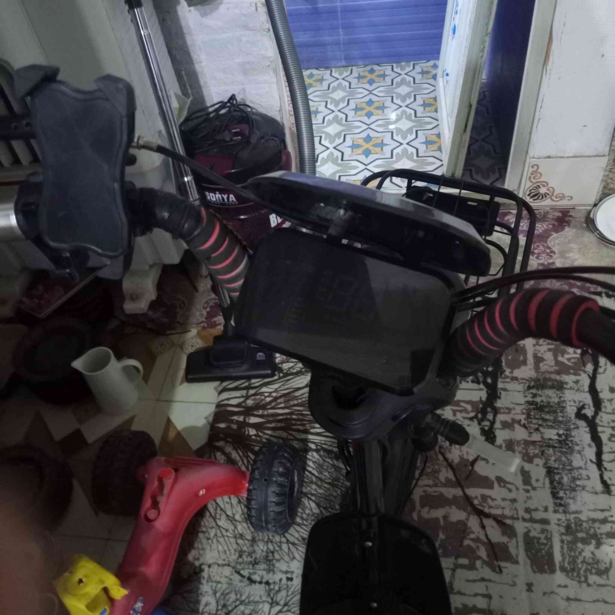 للبيع تجي افحص بعينك
سعر. 400 مستعجل اي نقص ماكاضه ونضيفه ومامشيه هواي ضاميه مطالعه من بيت ***********
