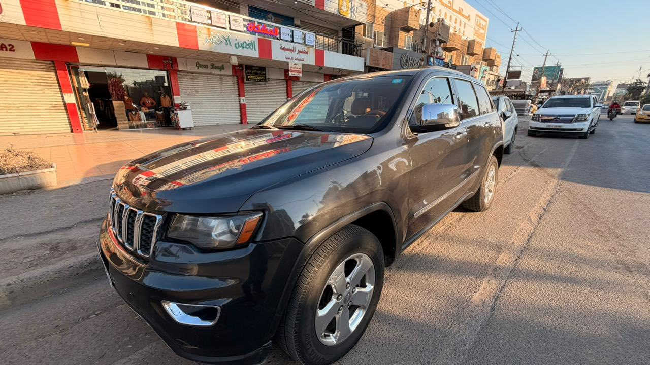 السلام عليكم جيب لاريدو وارد امريكي موديل 2011 محدث 2017 بيها اربع قطع صبغ رقمها بغداد مميز السيارة 5 راكب بنوراما فول مواصفات سعرها 145 وبيها مجال بسيط مكانها بغداد السيدية اني مكلف بالنشر هذا رقم صاحبها 
***********
