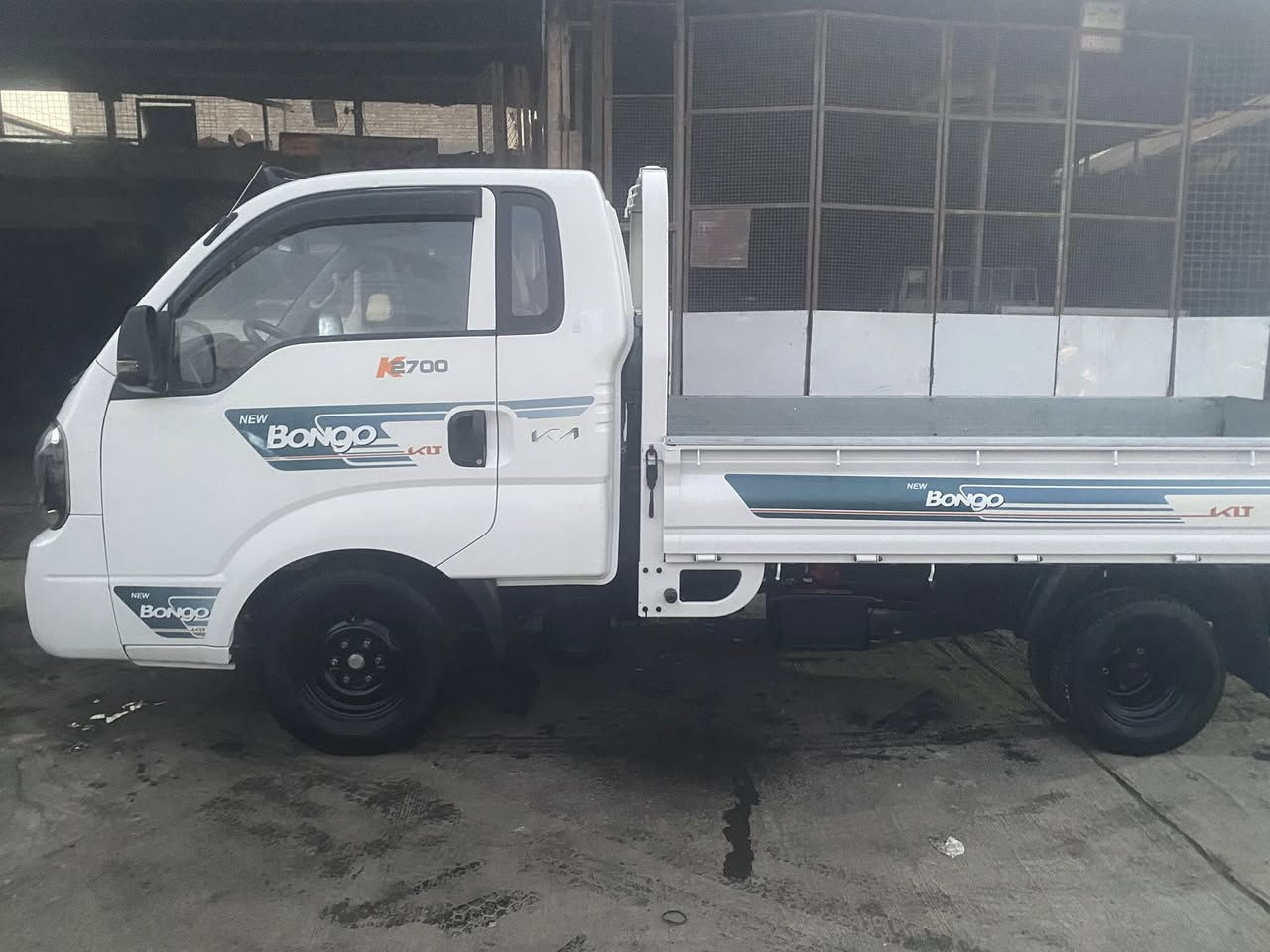 السلام عليكم كيا موديل 2023ماشيه 54الف بلاديه جديد كامل مكان بغداد مدينه الصدر وقم ***********
