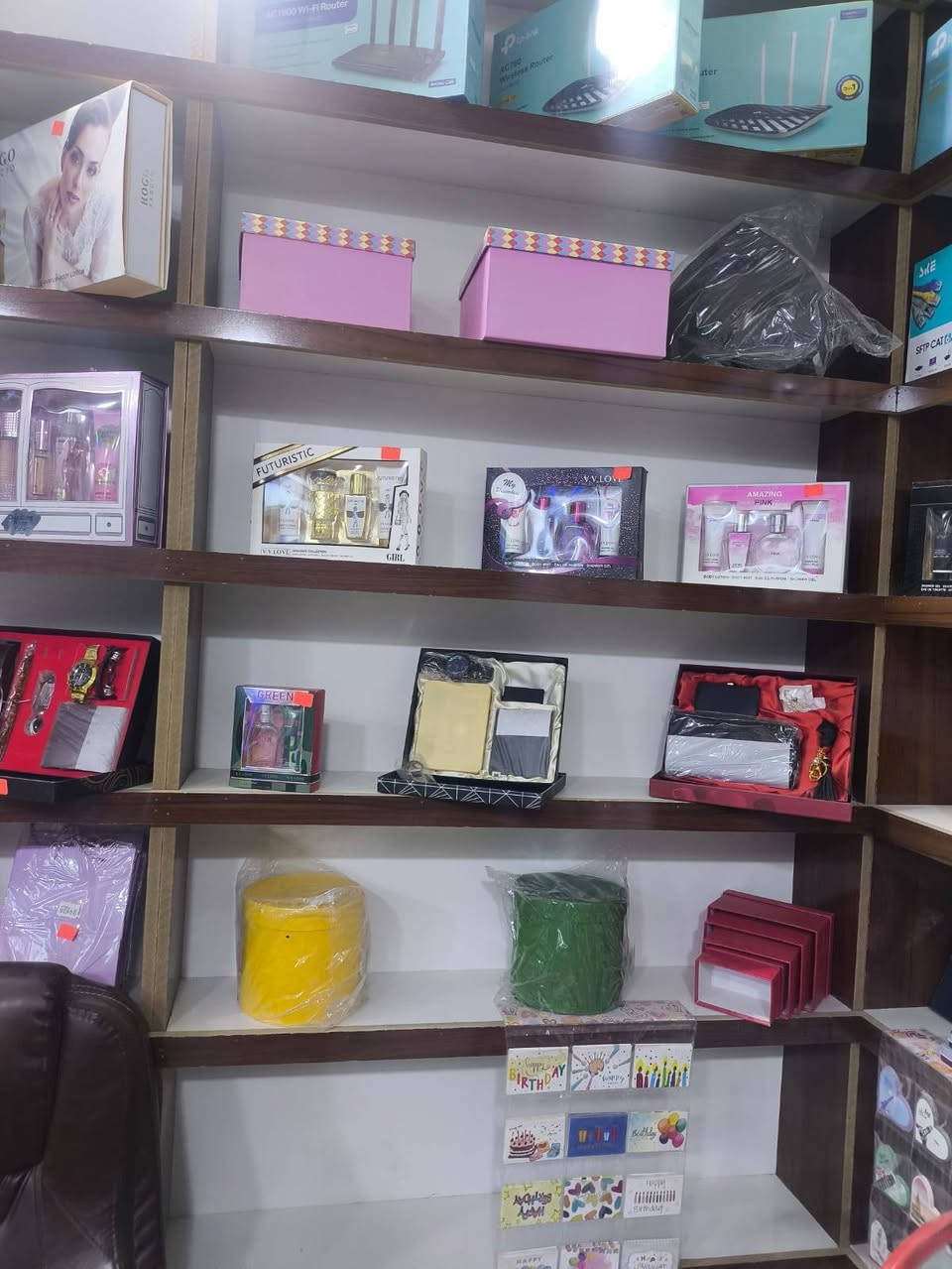 مكتب للبيع الشهداء
نهاية شارع المنجزات 
يحتوي على قرطاسية وطابعات وحاسبه 
مكتب موبايلات واستنساخ مثل ماموضح بالتصوير 
للبيع هو والموقع والديكور شلع 
للتواصل خاص


**إذا كنت صاحب هذا الإعلان وتريد حذفه لأي سبب، رجاءا أرسل رسالة إلى الدعم الفني**