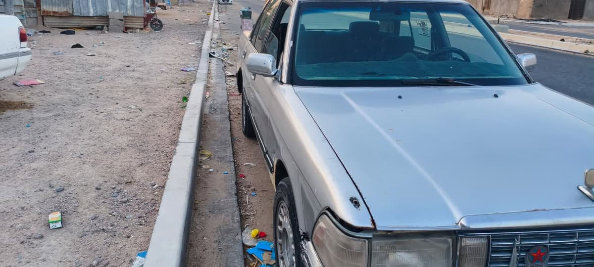 سيدان موديل ٩١ رقم انبار بسمي سنويته توه انتهت اصوليه يسره ابلاد لاكص ولا عيب شرعي سياره مكينته vvt2500
توه مسمكرينهن بيه ملاحضات وخياسات سوينهن مكنته حلو  والشري يجي ويشوفه سعرها ٣٠ $ وبيه مجال قليل مكانه بصره الزبير ***********
