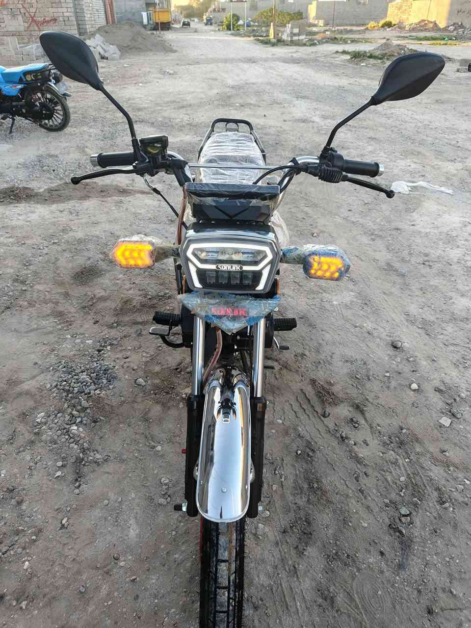 السلام عليكم دراجه 25 للبيع نظافه 100% السعر 900 وبها مجال بسيط والتواصل على هذا الرقم ***********
