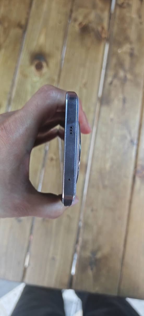 realme 13 pro 5g 256 gb ram 8 بۆفرۆشتن خاوێنی 100‌‌/95 بەس یتارەکەی کەمێک شوختی هەیە ۳۲۰ هەزار قفلە  شوێن هەولێر گەیاندن هەیە


**إذا كنت صاحب هذا الإعلان وتريد حذفه لأي سبب، رجاءا أرسل رسالة إلى الدعم الفني**
