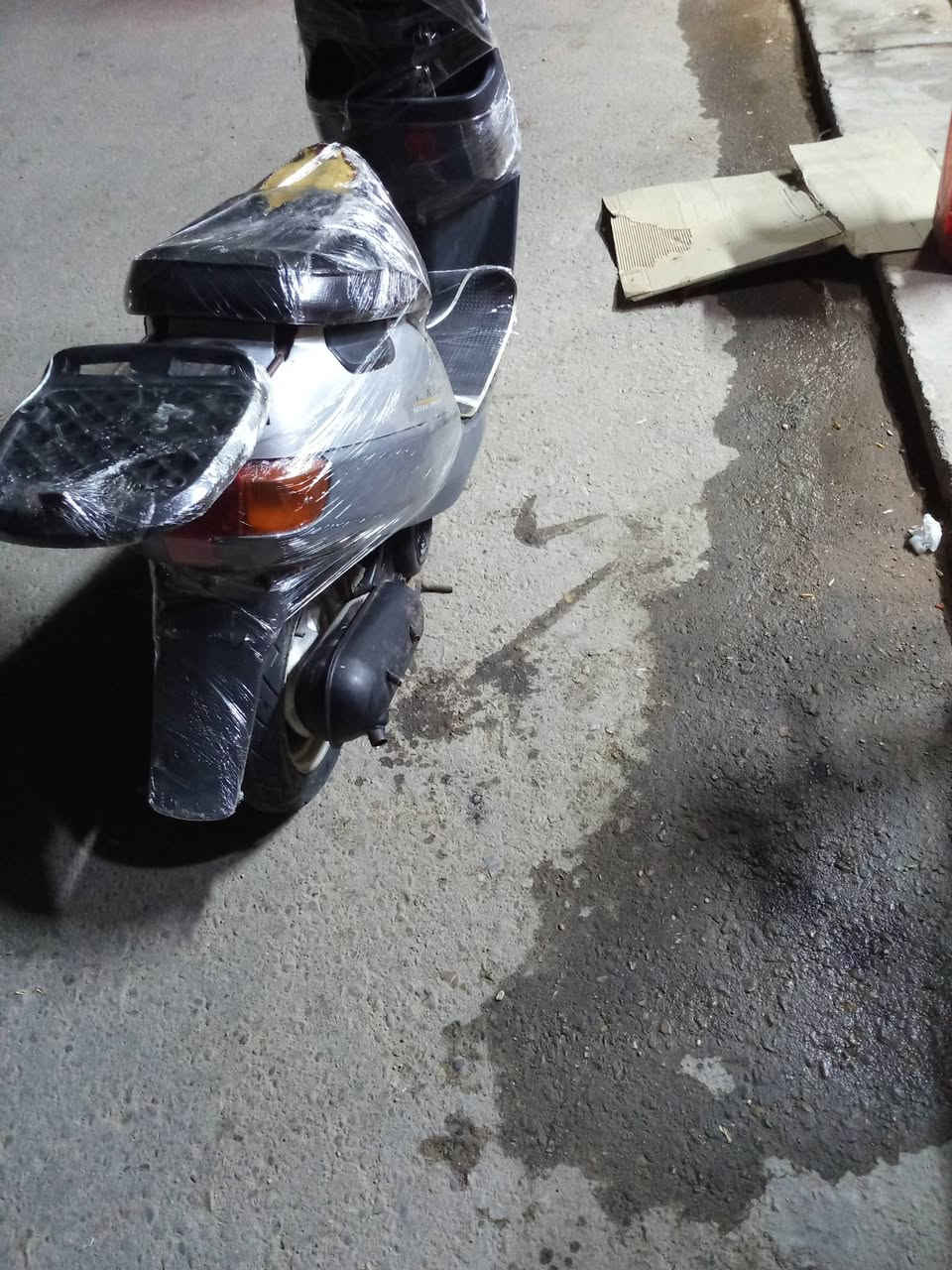 سلام عليكم دراجه بطه مفتوحه مرا وحده موديل 99 نقص باتري سعر300 وبيها  مجال عنوان بأنزين خانه مال قادسيه  *********** فقط وساب
