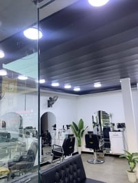 حلاقين محترفين • مركز jRL • عواشة شارع الدوريات