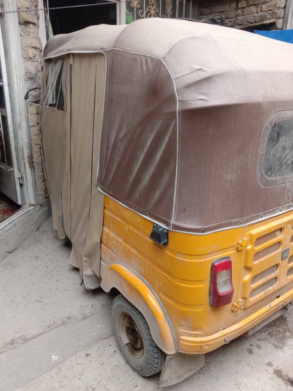 سلام عليكم
تكتك للبيع 2018مصبوغه عام بدون اي تبديل تخم تايرات كهربائيات شغاله رقم انكليزي عندي بس لويل يحمه المكان بغداد الحبيبية السعر 6مليون وبيهه مجال بيع مستعجل اتصال فقط ***********
