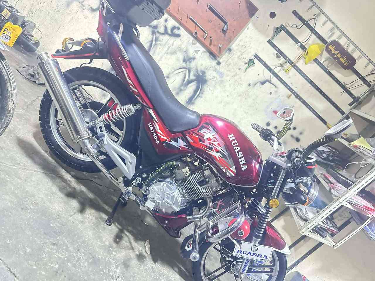 سلام عليكم دراجه هيوشه موديل 2023 دراجه بلاديه بمعنه الكلمه مفوله نضافه بيع او مراوس ولافضل بيع  سعر 925 شراي حياك الله ***********
