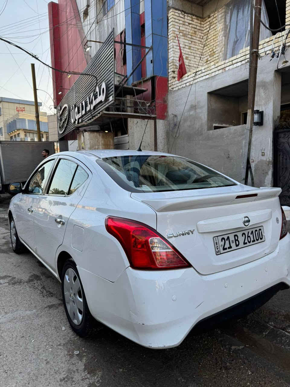 السلام عليكم نيسان صني ٢٠٢٣
الممشى ٥١،٠٠٠ مايل M
كفاله عامه ماعدى بارد بهلال الچاملغ الخلفي الايمن بدون صبغ بدون 
السياره استخدام داخلي مال موضف الي تناسبه يتواصل عله الرقم ***********
