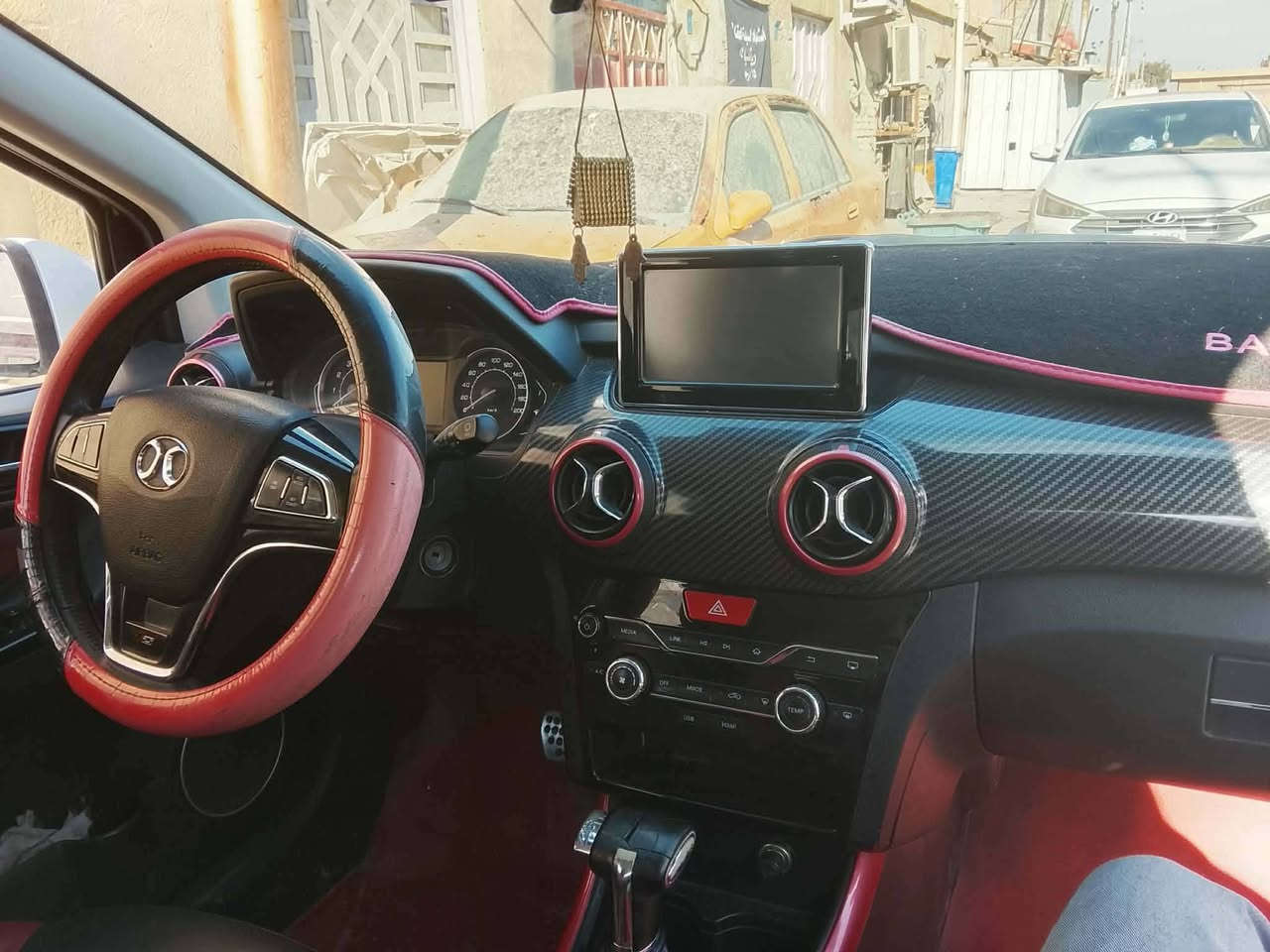 السلام عليكم 
بايك X25 موديل 2019 تحويل ثاني يوم  
مكينة 1500 ياباني بيها طخات بسيطة 
مكينة وگير ع الفحص 
تبريد السياره جاهزه رقم بصره 
سعرها  75ورقه وبيها مجال بسيط 
الاتصال على الرقم *********** مكان السياره بالبصره
