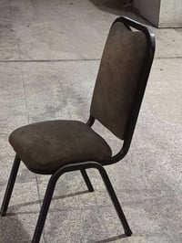 كرسي مطعم • ١٠٠ تقريباً