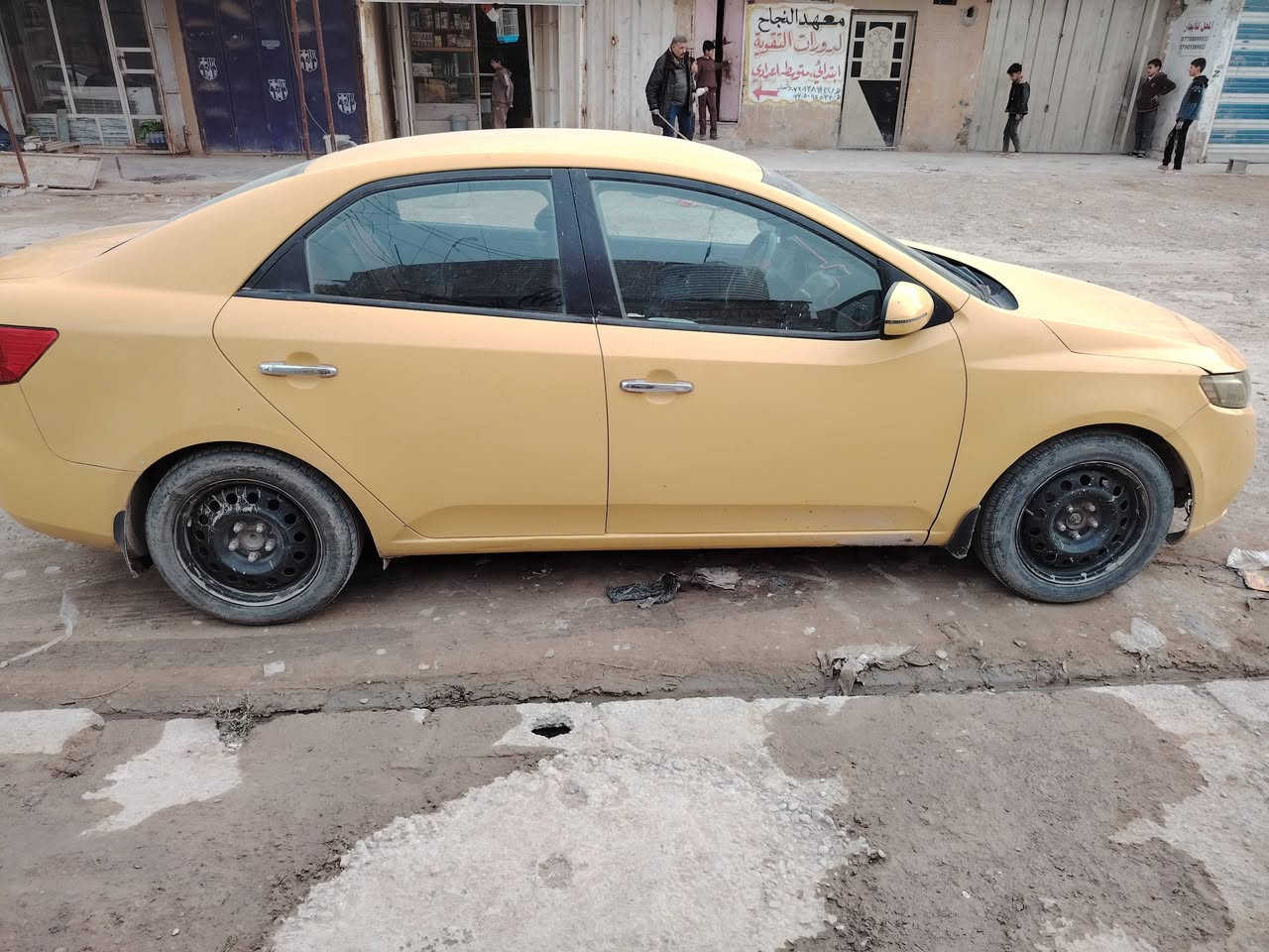 سلام عليكم  سيارة البيع كيا فورتي مودلي 2012 سنويه 2030  وهذه رقم 📱 مبايلي *********** السعر 75وبي مجال قليل
