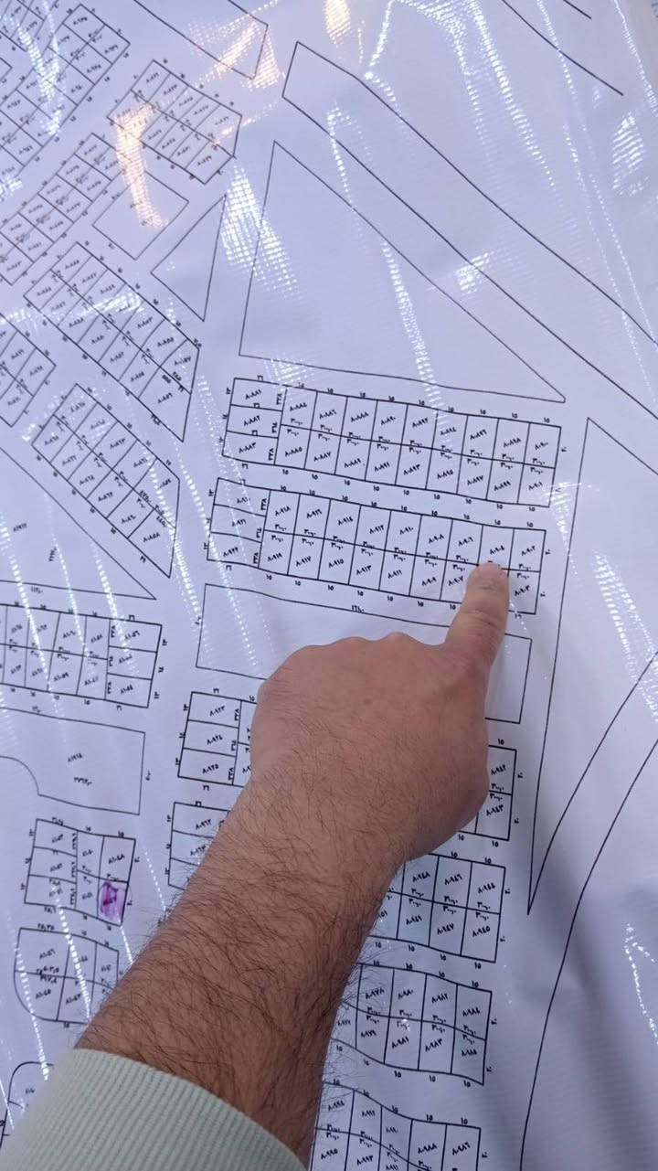 #عقارات_ارض_الصفوة_في_الرمادي
#عروضنا_ما_تخلص
قطعة أرض للبيع في الرمادي _ توزيع المطار
المساحة 300 متر
طابو صرف
تحويل مباشر ومضمون بأسم المشتري
السعر 💰 مناسب
للاستفسار الاتصال على الأرقام التالية
***********
***********
***********
عنوان المكتب _الرمادي _التأميم _الشارع العام _30 تموز
بجانب مخبز الفرقان
