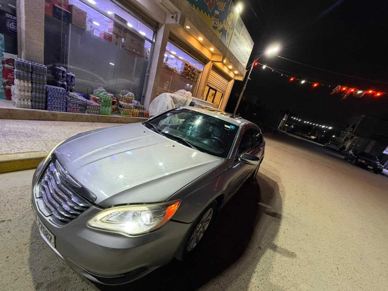 كرايسلر c200 موديل 2013 محرك 3600
فول مواصفات لمتد محرك فليكس فيول بانزين عادي 
 
رقم بغداد جديد ماشية اقل ال100 الف ميل
فتحة
تشغيل عن بعد
تدفئة كشنات وجلد
كرسي السايق كهرباء 
فول تحكم ستيرن 
مثبت سرعة
مانع انزلاق 
هيتر مري جانبية

داخل جديد ومحرك وكير وتبريد بدون اي نقص

راديتر ومي زيتي ودبة وقبق الدبة ومراوح وواشر ووتربم وفريز تبريد ودهن كير وفلتر ودسكات امامي كلة جديد 

عوزها بدنة ترتب البجم شوية بس

ضربتها جاملغ ايسر وبنيد بدون اي دواخل
صبغ باب السايق وجاملغ ايمن بدون معجون

سعر 80 وبيها مجال بسيط مكان الدورة
***********
