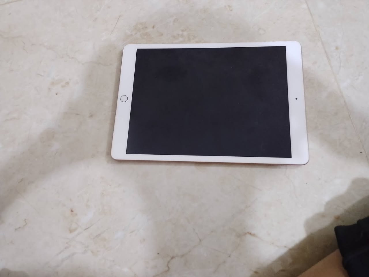 السلام  عليكم ايباد ابل الجيل السابع للبيع الايباد نضيف فول الفول  بس بي ضربه بل شاشه  الايباد يبدي حرف m  السعر 400 وبي مجال مكاني بابل ابو غرق حي المرتضى مقابل مدرسه الخلق العضيم الرقم ***********
