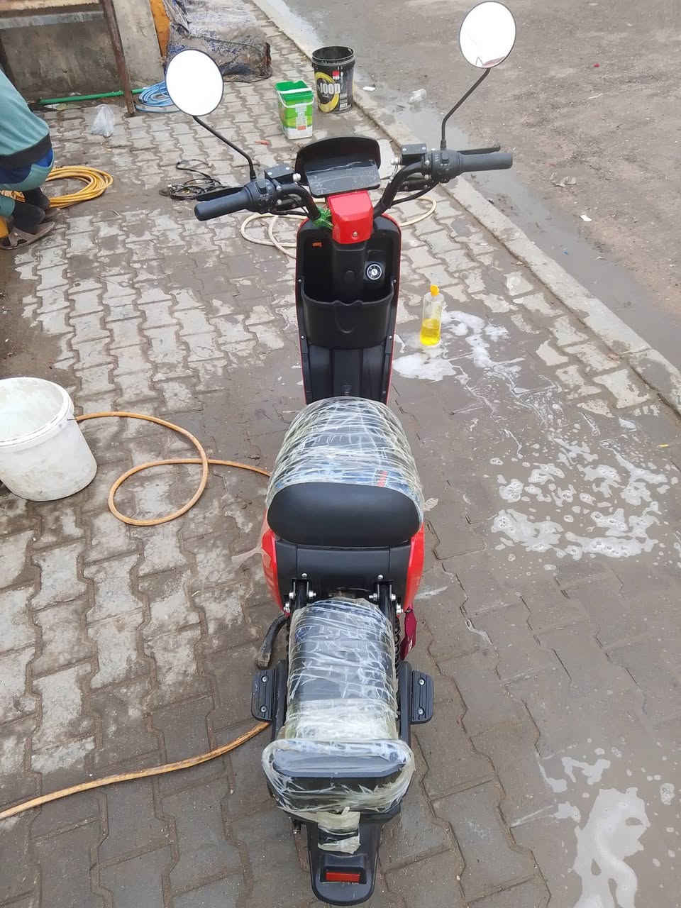 دراجه شحن R9 للبيع موديل 2025 بعدهي جديده مابيها اي نقص كهربائيات كلها شغاله لايت هورن أشاير دراجه جاهزه العنوان بصره المعقل السعر 450 رقمي ***********
