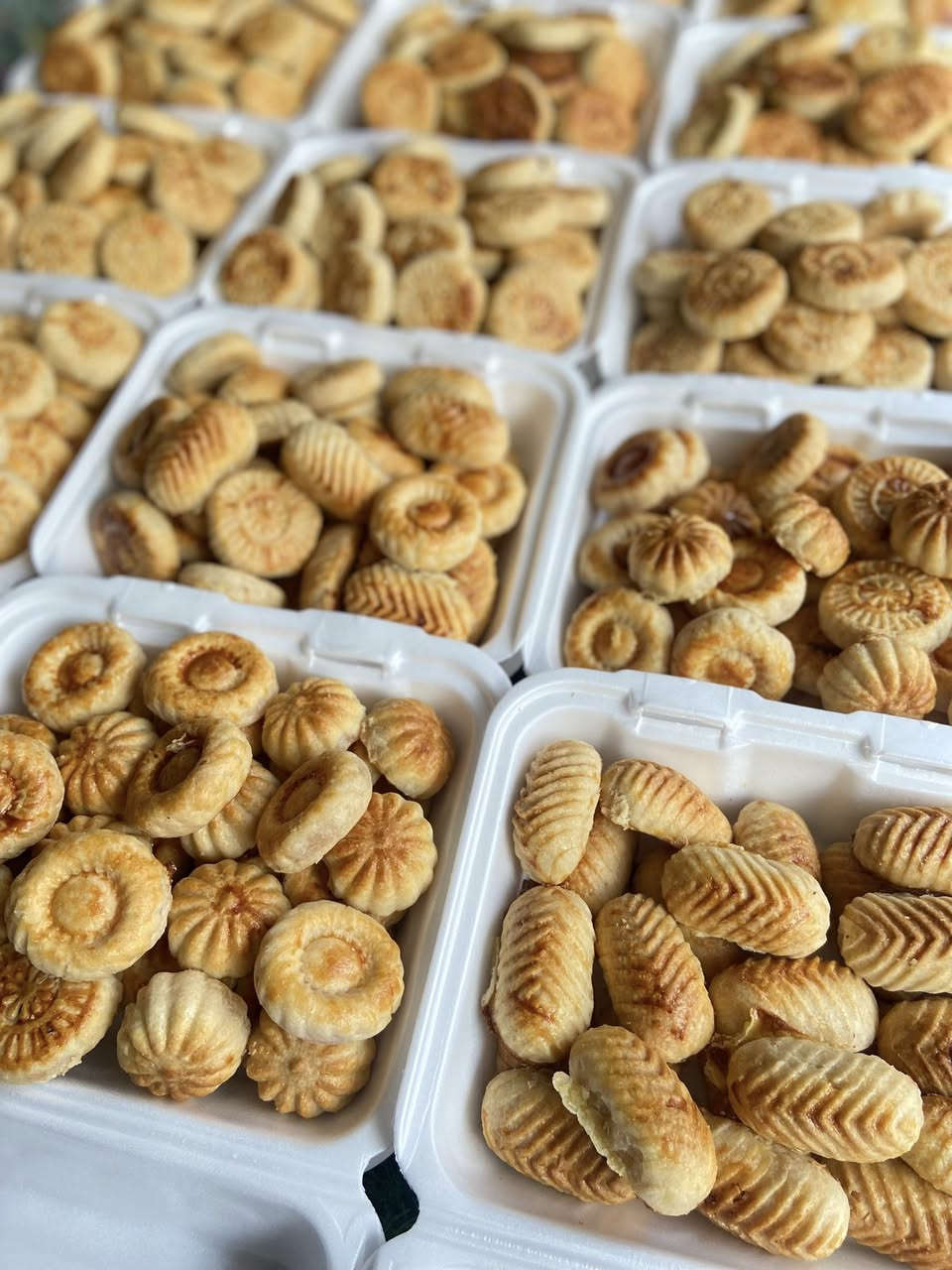 يا مساء الخيّر والعافيه ❤️😎 جزء بسيط من صور شغل كليجة اليوم عليكم بألف عافيه 🥹

لا أحلل استخدام صور شغلي 🥰

الحجز مفتوح يومياً على الكليجة طول فترة شهر رجب للحجز راسلونا خاص وتدللون 
التوصيل متوفر لجميع مناطق الكوت 🚗 
رقم الاتصال ***********
رقم الواتساب ***********
