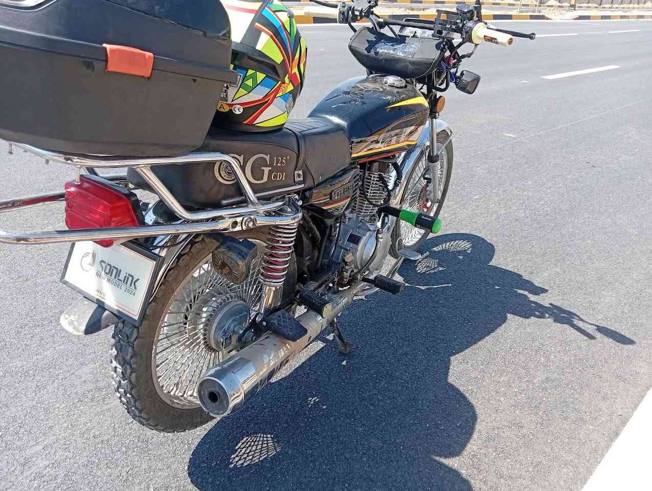سڵاوی خواتان لێبێت 
ئەم ماتۆڕە تایبەتە بۆ فرۆشتن 
sonlink 2024
ئەوراق بیلاد و بە شەرت 
ماتۆڕەکە فول دەستکاریە و کراوە بە ماتۆڕێکی ئەدڤینچەر (تایبەت بە گەڕان و سەفەر )
ماتۆڕەکە هەموو گیانی بیلادە و نوقسانی و مەسروفی 250 دیناریەکی تیا نیە 
و خوەیشی زۆر نەڕۆیشتە تەنها حازر کراوە بۆ سەفەر و ئێستا خاوەنی ئەیفرۆشێت 
بە هەموو ئەشیاکانەوە بۆ فرۆشتنە 
-کەپ هۆلدەر و ستاند ی موبایل
- جنتای سەر سوکان 
- جوتێک بلاجیکتۆری زۆر بە قوەت 
- جوتێک ئاوێنەی لۆک
- شوێن پێی گۆڵدوینگ
- سندوقێکی زۆر نایاب 
-  کڵاوی مارکەی vgv بەکار نەهاتوو + دوو جامی کڵاوەکە
.....هتد
شوێن کەلار ، گەیاندن هەیە بۆ هەموو کوردستان
بۆ نرخ چات بکەن


**إذا كنت صاحب هذا الإعلان وتريد حذفه لأي سبب، رجاءا أرسل رسالة إلى الدعم الفني**