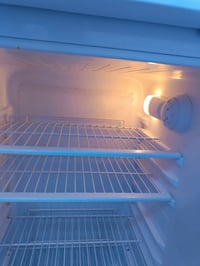 ثلاجه للبيع نوع بيكو 16 قدم الثلاجه نظيفه جدآ السعر المطلوب 200 الف  ل...