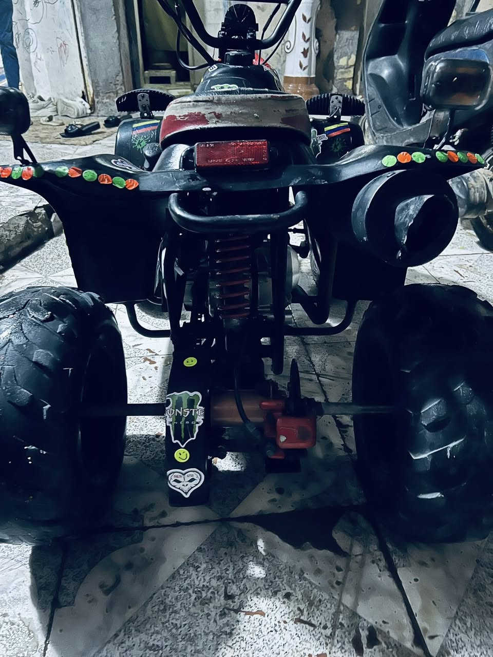 سلام عليكم دراجه بكي لبيع محرك ياباني محركها ١١٠ سيسي سرعه ١٢٠ شيل وزن من ٨٠ اله ٩٠ كيلو محرك ما مفتوح كلش شلعه شك لكاع شرط مكاتبه مو جوده جديده مالتها اب ٩ ورقات وعامل عليها سعر ٣٥٠ وبيها مجال كلش بصيط كلش مكاني بصره تنومه شط لعرب ***********واتساب فقط
