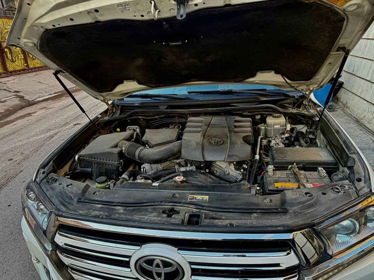 لاندكروز موديل 2017 وكاله جيهان مكفوله كفاله عامه ماشيه 135 الف كيلو رقم اربيل تحويل ثاني يوم سعر 490 ورقه وبيه مجال استفسار ***********
