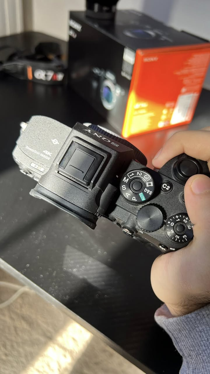 � للبيع: Sony A7R IV (R Mark 4) + SIGMA 24-70 DG DN ART 🔥
كاميرا سوني R مارك 4 بحالة نظيفة جداً 
استخدام شخصي — سبب البيع: عدم التفرغ بسبب الدراسة

📸 التفاصيل:

 • الشتر: 6,920 فقط
 • الحالة: ممتازة اخت الجديدة
 • الصور مرفقة بالمنشور
 مكاني بغداد - البنوك

الملحقات (مجانية مع  بدي الكاميرا):

 • بطارية أصلية + شاحن
 • حزام حمل الكاميرا
 • رام SANDISK 32GB
 • جنطة كاميرا
•جنطة العدسة(في حال الشراء مع العدسة او العدسة فقط)

💰 سعر: 2,500,000 دينار عراقي (وبيها مجال للشراي) 

سعر العدسة:  1 مليون دينار عراقي 

ملاحظة:

 • البيع ممكن كامل (كاميرا + عدسة)
 • أو العدسة فقط
 • أو الكاميرا فقط

، للاستفسار شراي خاص وتدلل.


**إذا كنت صاحب هذا الإعلان وتريد حذفه لأي سبب، رجاءا أرسل رسالة إلى الدعم الفني**