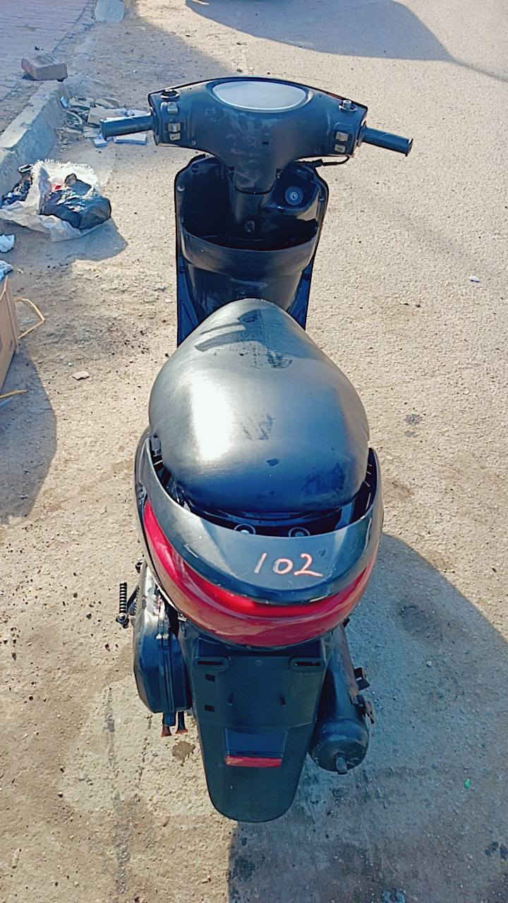 ا
لسلام عليكم بريز مكنية نظيفه نقص بس باتري
بغداد الحريه ***********
