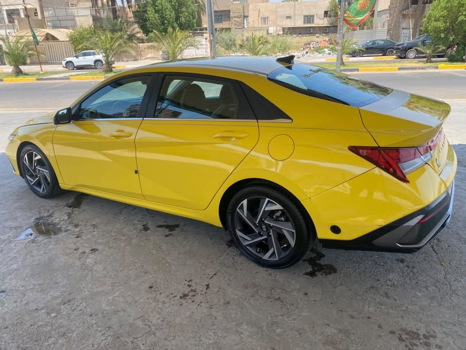 🔹🔹🔹السلام عليكم 🔹🔹🔹
النترا  2024 لمتدد فول 1/1   
 لون ليموني 🍋🍋🍋
          ( الرقم خصوصي )
1-بصمة تشغيل ابواب وصندوك
2-فتحة سقف ( سلايد روف ) 
3-محرك 2000 Doch دوش المرغوب 
4- 4كامرات امامية خلفية جانبية 
5-رادارات 360 درجة ( امامي جانبي خلفي )
حساسات امامي + خلفي 
6-مانع تصادم الامامي والجانبي والخلفي
7-التحذير عند فتح الباب 
8-دشبول شاشة 4 وضعيات للعدادات
9- 3 وضعيات قيادة ( عادي سبورت ذكي ) 
10-مثبت سرعة ذكي ( التحذير عند مغادرة المسار )
‏11- Auto Hold التوقف لفترات قصيرة
12-الهاند بريك بصمة
13-شاشة حجم كبير تدعم نظام الابل كار بلي 14-والاندرويد اوتو بدون كيبل يربط التلفون 
واير ليس و GPS  
15-شحن واير ليس 
16--ويل كب ١٧ مميز 
17-نظام الصوت Bose عدد السماعات 8 
18-تشغيل عن بعُد 
19-المراية الجانبية كهرباء اشاير بالمري 
20-اضواء ترحيب عند الاقتراب 
21-لايت لد 3عدسات  
22-داخص ابيض كشنات جلد 
23- كراسي كهرباء
24-نقطة عمياء
25-تدفئة بالكشنات
26-لد متغير الالوان ١٢ لون على طول الدشبول
27-كير اوتماتيك و S وعادي ٨ نمر
28-تحديد مسار وقيادة الية والسياقة على خطوط 
الشارع في حال الاجتياز تنبهك
30-مانع انزلاق ومانع تصادم
🔷حادثها بيبان 2 فقط تبديل🔷☑️
 ايرباك برده
31-ماشيه 75 الف حقيقي
المكان. بغداد البديات قرب المرور 
للأستفسار ‭***********‬
🌷🌷السعر152$ بيها مجال 🌷🌷
