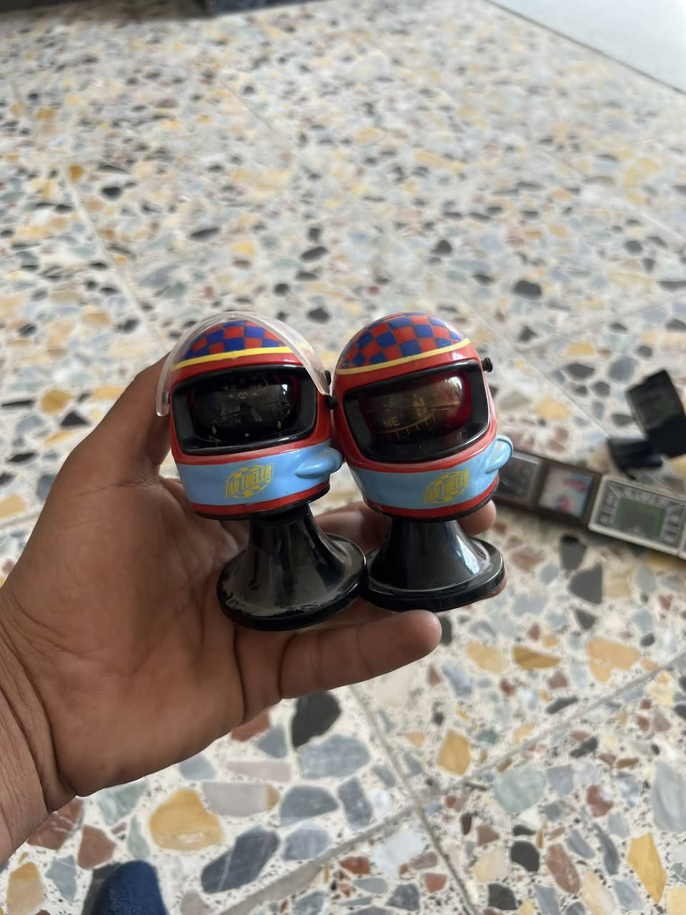 السلام عليكم غراض للبيع كلمن سعره عنوان البلديات ***********
