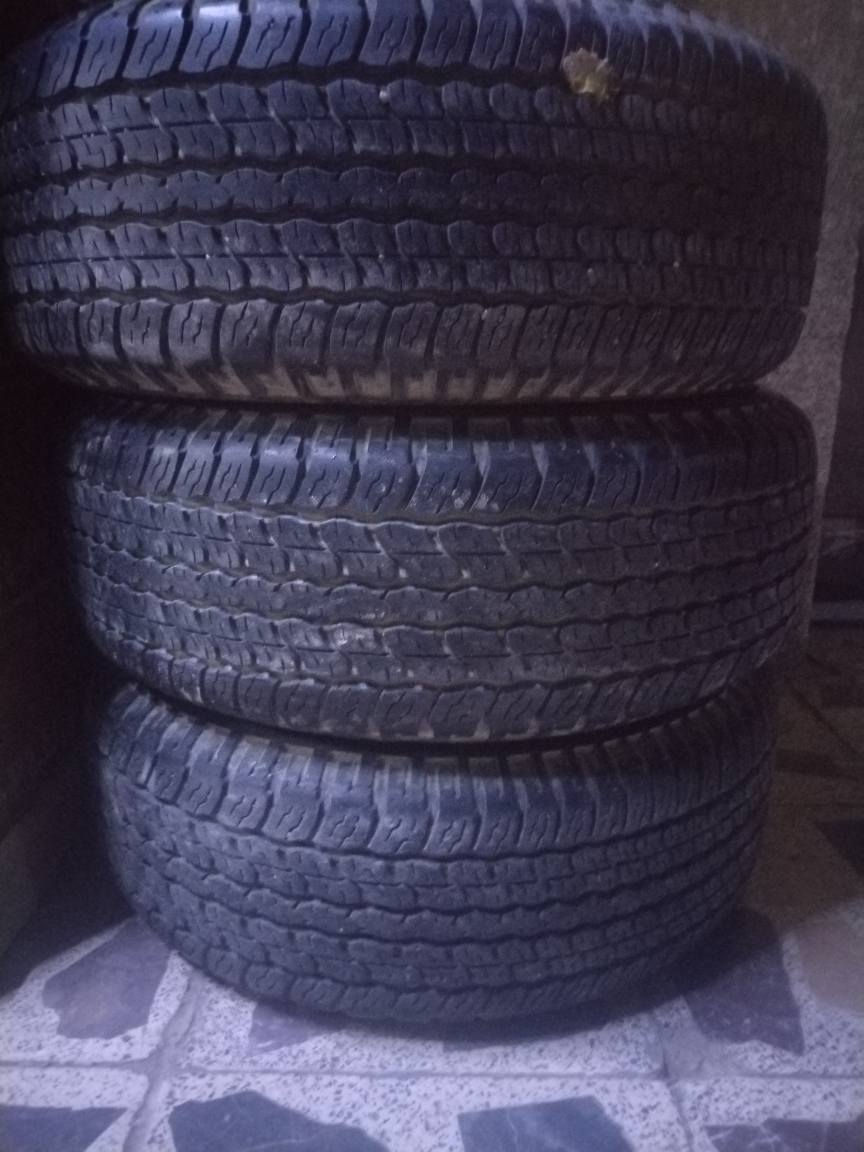 السلام عليكم
٣ تايرات نوع تويو  يعني زوج وتك خوات نسبه النظافه ٩٠ ٪
حجم ١٨ / ٦٠ / ٢٦٥
 السعر ١٥٠ الف دينار للكل...
بغداد جانب الكرخ منطقه العامريه
*********** بغداد, العراق
