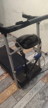 جهاز جري للبيع  شركة (HOUSE GYM) وزن 120  مستخدم قليل  سعره 250 الف /ا...