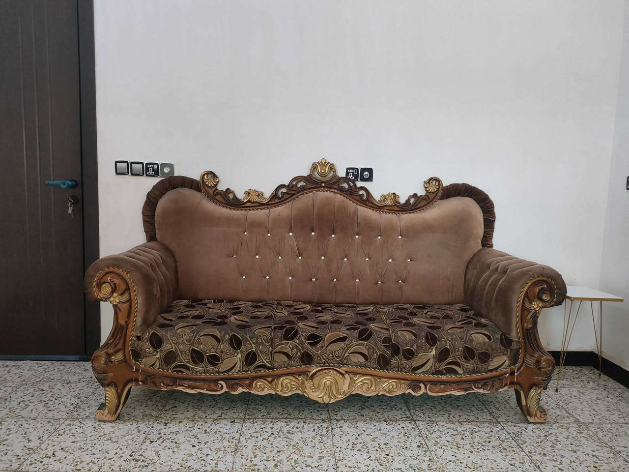 تخم 10 مقاعد خالي من اي ضرر مكاني غزالية 

للتواصل ***********
