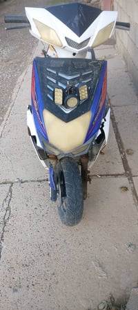 دراجة للبيع • مجال بسيط • شارع الاحتفالات