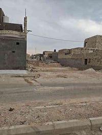 قطعة ارض للبيع حي الغدير الثاني مساحة ٢٠٠متر وجه تجارية على أربع سايدا...