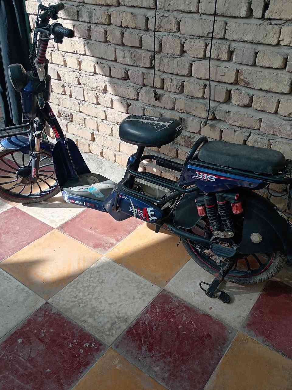 دراجة شحن موديل 2024 جديده بدون بطاريات السعر ١٠٠ قفل الاتصال ***********
