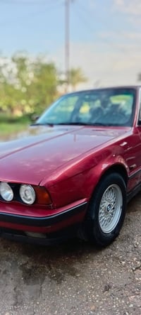 بيم 525i اصل  مسكر عدل  ويل خليه  فتحت سقف  جاهزه تبريد ثلج  غرفة جلد ...