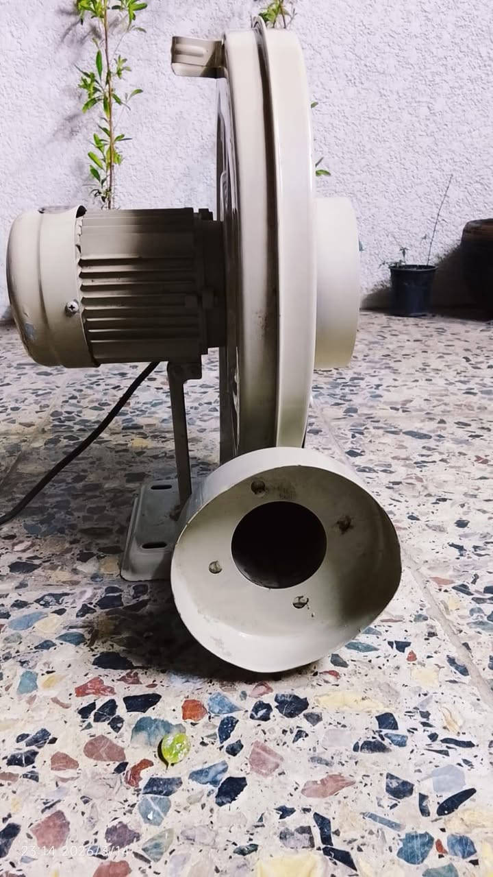 السلام عليكم
شلعة غراض كلهة شغالة .
بغداد / العبيدي حي السفير 
٤٥٠, الف كل الغراض بدون تجزئة 
هاتف *********** واتساب موجود
