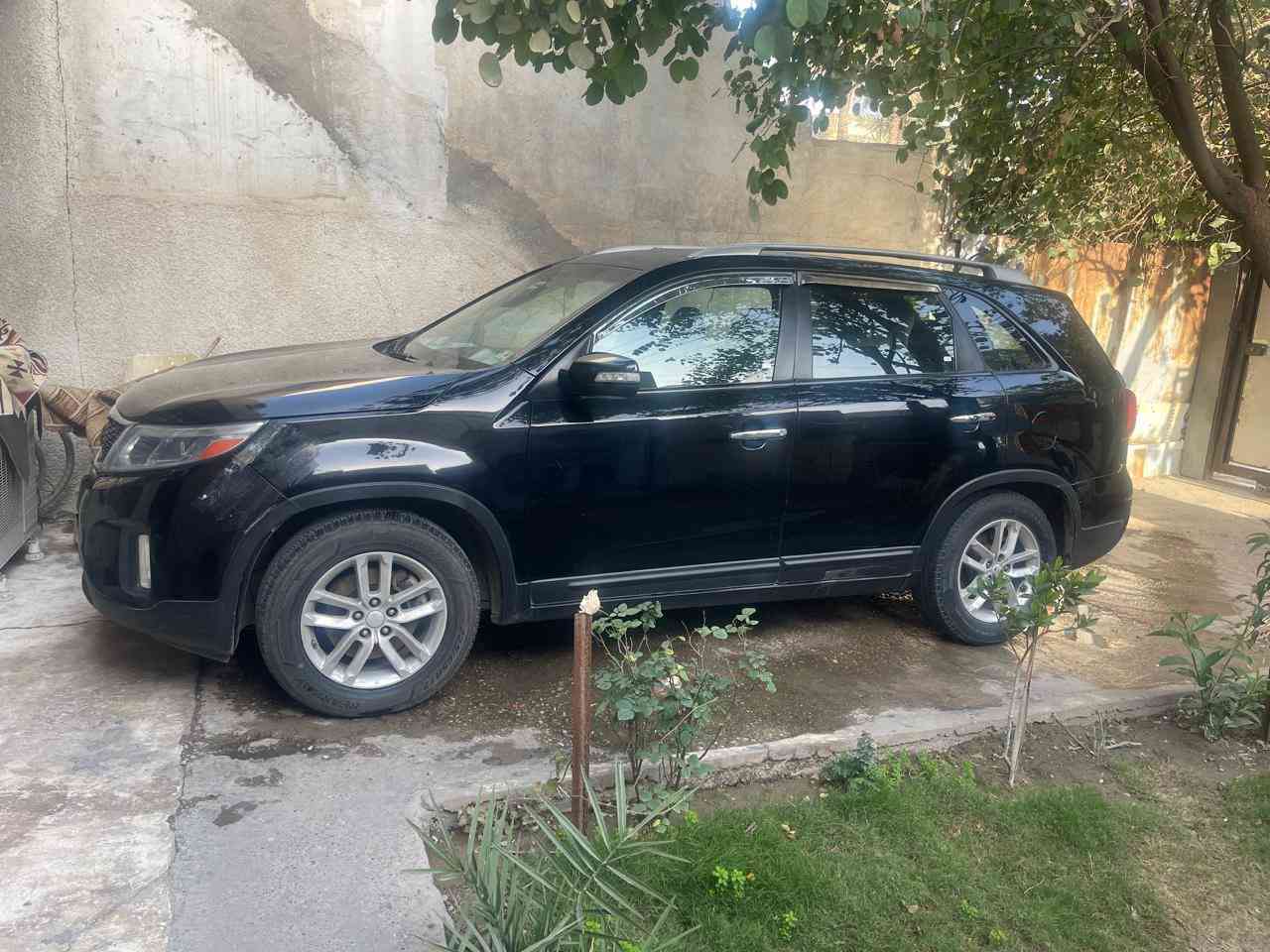 سورنتو  2014.
   4سلندر  وارد أمريكي بدون.صبغ جهة اليمين بدون تبديل بدون أرباك  سعر 140 بيها مجال حق جيه
بغداد الزعفرانية
***********
