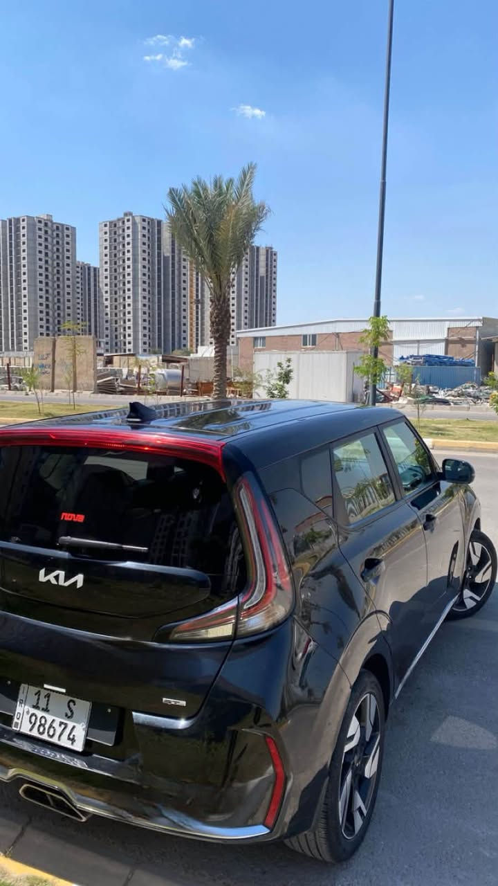 السلام عليكم♥️
-كيا صول GT LINE 
-2024
-محرك مرغوب 2000 دوش
-فول مواصفات
-سانوروف (فتحة سقف)
-اضائة داخلية وتفاعلية مع للصوت
-سايد بريك كهرباء
-جلد
-دجتال 
-شاشة جبيرة لمس
-كاربلاي - اندرويد
-كشنات تدفئة
-تبريد ثلج 
-مثبت سرعة 
-رادار
-كامرة خلفية
-سياقة ذاتية 
-دخول ذكي 
-ترحيب
----------/
"حادثها"
-جاملغ وبنيد 
-وجاملغ بارد 
-بدون دواخل
-قاعدة الجاملغ طايرة 
-كير محرك دواخل كفالة عامة 
-صور السونار بالصور تكدر تشوفها
----------/
-رقم بغداد الجديد باسمي 
-تحويل بالوقت الي يعجبك
-السيارة نظيفة جدا
----------/
"للتواصل"
-فيس
-ماسنجر
-واتس آب
-***********
----------/
السعر : 140$
بيها مجال بشي بسيط 
----------/
"المكان"
-بغداد - حي الجهاد 
-تحديدا حي الحسين
--------------------------------------
