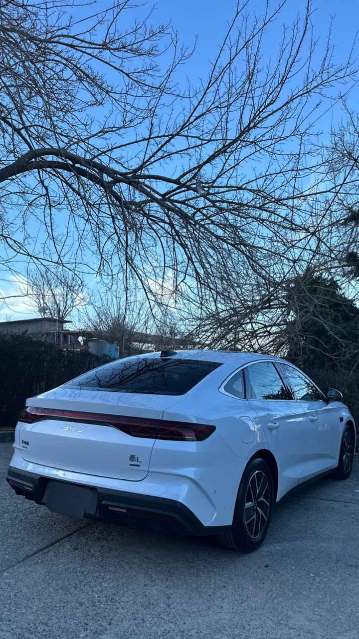BYD QIN L 2025 
13 camera naw zard full full
15000 Km Clen 
Hamw shtak ba shart banaw krd 
185 $ majalke kam أربيل, العراق


**إذا كنت صاحب هذا الإعلان وتريد حذفه لأي سبب، رجاءا أرسل رسالة إلى الدعم الفني**