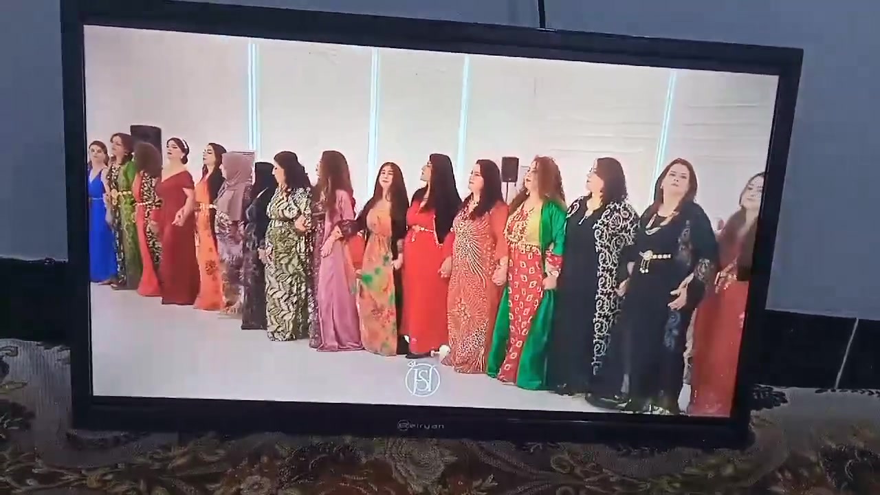السلام عليكم لدينا شاشه للبيع حجم 32 انترنت فول شاشه نظيفه حيل وسعرها وقفلها من الاخير 75 الف 
وإلاتصال ع الارقام التاليه أو مراسله خاص 
***********
*********** 
ورقم كورك بيه واتساب
