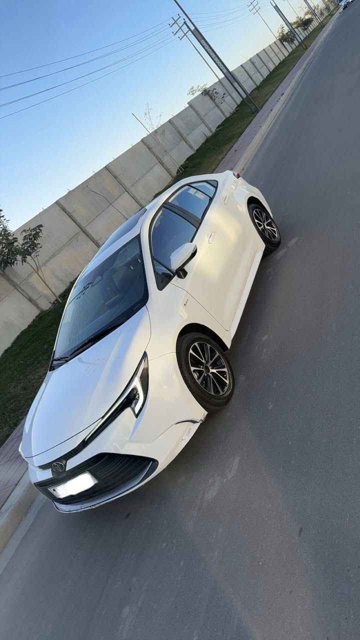 السلام عليكم
اخوان كورلا هايبرد موديل ٢٥ شكل الامريكي السياره بعدها زيرو ماشيه ٧٥٠٠كيلو
مواصفاتها
سلايت
رادار امامي 
توقف ذاتي
كامره وحساسات 
كشنات مخمل
السياره بعدها بحاله الزيرو الدعاميات مغلفه فابلون بصماتها وكباتها وغراضها كامله رايدها ب١٥٧$ وبيها مجال 
للاتصال
***********
