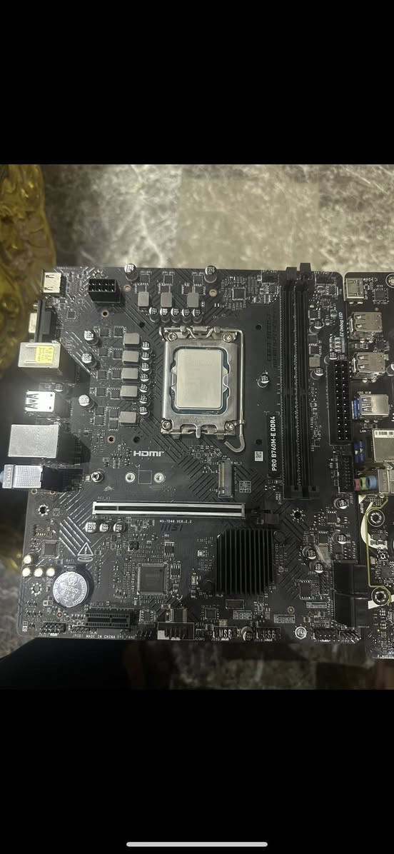 Core i3 10100f
Ram crucial ddr4 2x8gb 2666hz
Gtx 1050ti asus 
MB h410 gigabyte 
Hdd 512 gb
Power supply 500w
تجميعة كاملة 
وياهة شاشة ايسر فول اجدي 75 هيرتز
كاملة ب 550 وبيهة مجال
---------------
بورد/ b760 msi ب 120
كومبو b760 asus + i5 12400 ب 280
رامات / 2*16 ddr4 ب 130 
يدة نوفا ايليت ب 25
كيس كلكسي ويا اربع فانات مابي اي شي ب 55 الف


**إذا كنت صاحب هذا الإعلان وتريد حذفه لأي سبب، رجاءا أرسل رسالة إلى الدعم الفني**