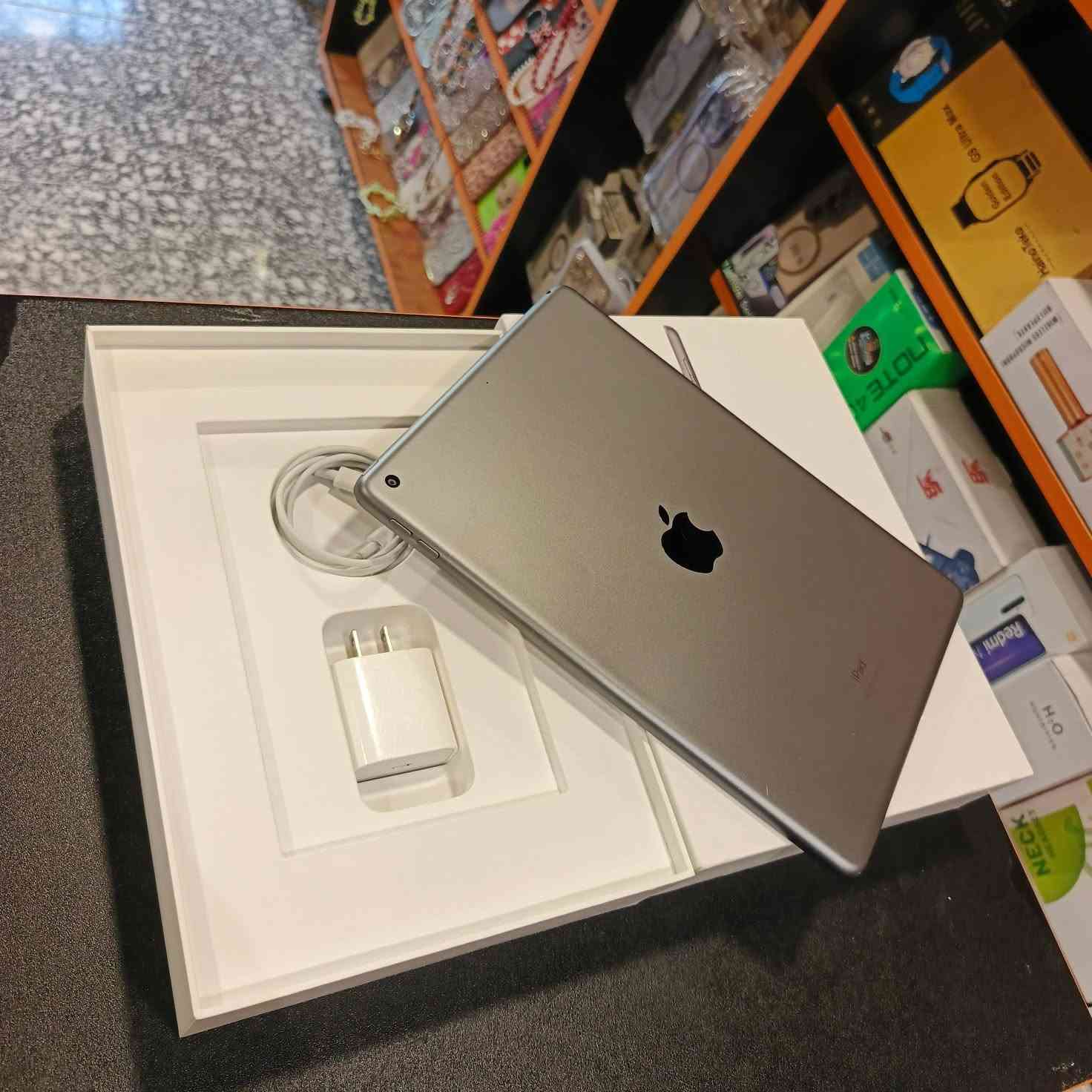 #متاح ايباد مستخدم  نظيف جدا❤

# ipad 9

الذاكرة  64 GB
البطارية 83 % 
الهاتف كامل ملحقاتة الاصلية 💕
#السعر  225  الف فقط 

#العنوان _الانبار _قضاء هيت _ شارع حامي حميد _مجاور مجمع الملكة أو مقابل مكتبة الأقلام _ مركز الباشا 💥
#لتواصل معنا : 
واتساب / ***********
الانستا / albasha-mople
